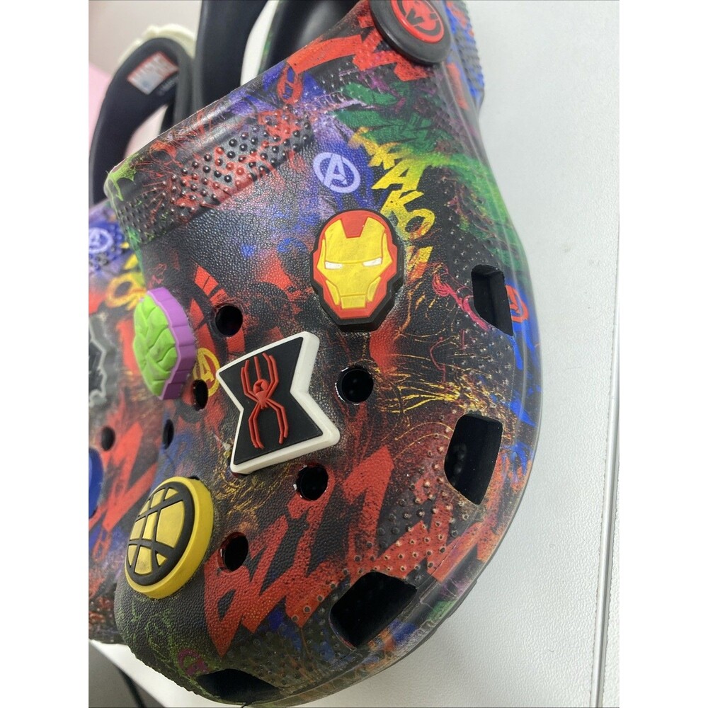 Crocs Kids' Classic Marvel Avengers Clogs size 3 - Picture 13 of 16